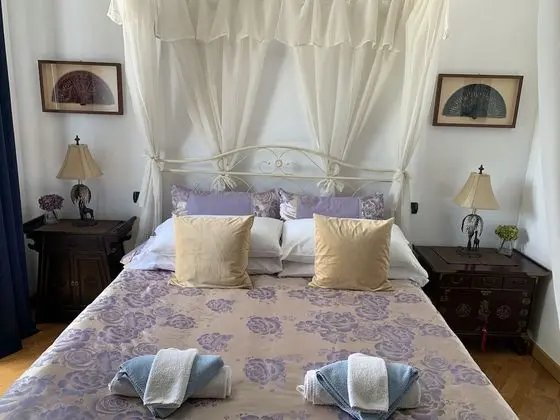 Romantic Tek Büyük Yataklı Oda, 1 Büyük (Queen) Boy Yatak, Dağ Manzaralı