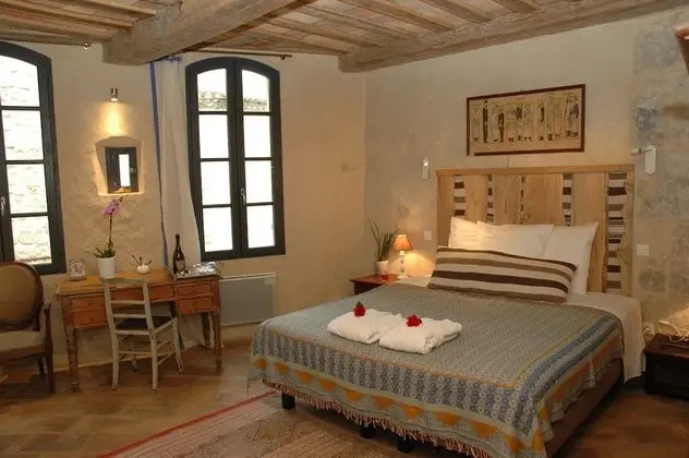 Tek Büyük veya İki Ayrı Yataklı Oda (Bulle)