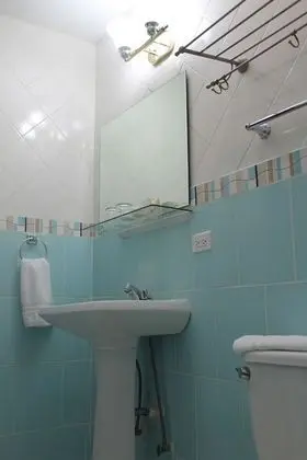 Tek Büyük Yataklı Oda, 2 Çift Kişilik Yatak
