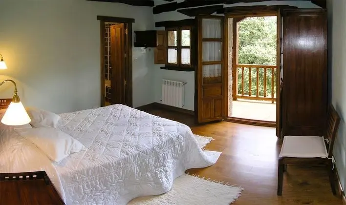 Tek Büyük veya İki Ayrı Yataklı Oda, Dağ Manzaralı