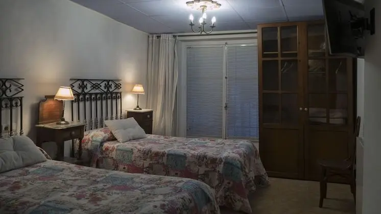 Tek Büyük veya İki Ayrı Yataklı Oda (Azahar)