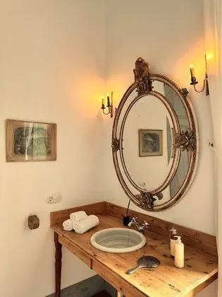 Luxury Oda