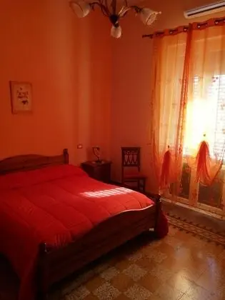 Comfort Tek Büyük Yataklı Oda, Ortak Banyo (Arancio)