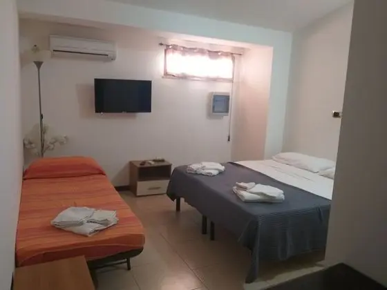 Basic Üç Kişilik Oda