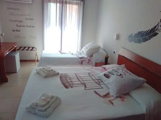 Classic Üç Kişilik Oda, Banyolu/Duşlu