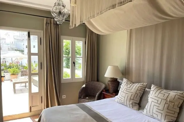 Superior Tek Büyük veya İki Ayrı Yataklı Oda