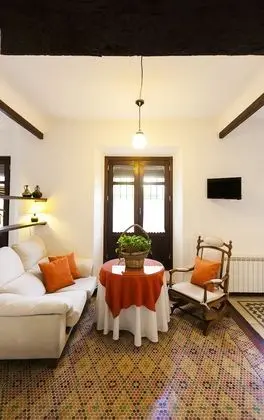 Deluxe Apart Daire, Bahçe Manzaralı