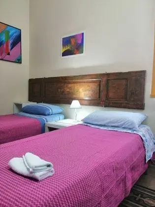 İki Ayrı Yataklı Oda, Ortak Banyo