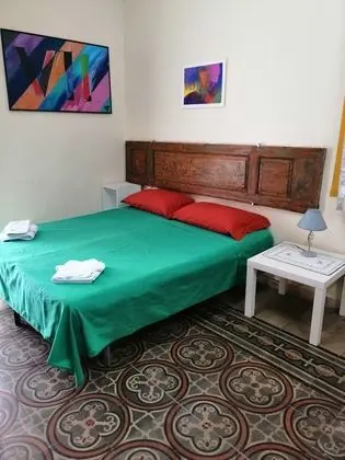 İki Ayrı Yataklı Oda, Ortak Banyo