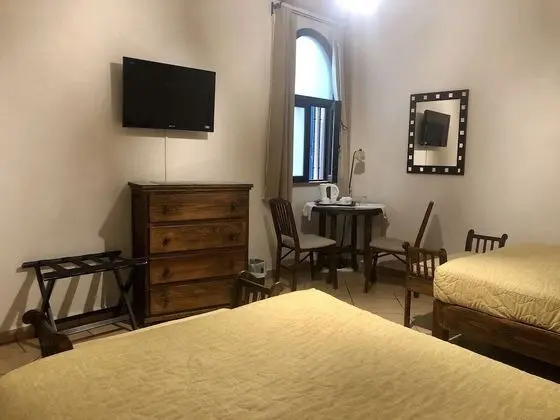 Üç Kişilik Oda