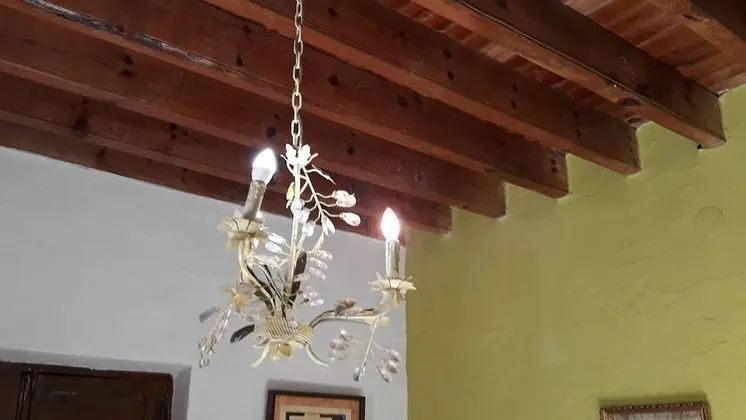 Traditional Tek Büyük Yataklı Oda