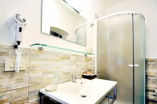 Junior Süit, Bahçeli