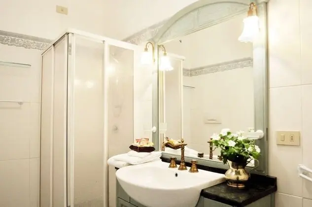 Standard Tek Büyük veya İki Ayrı Yataklı Oda (Private External Bathroom)