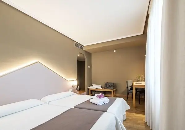 Tek Büyük veya İki Ayrı Yataklı Oda