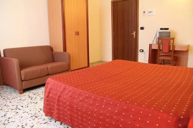 Üç Kişilik Oda