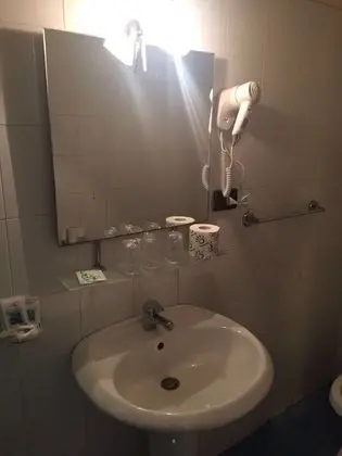 Üç Kişilik Oda