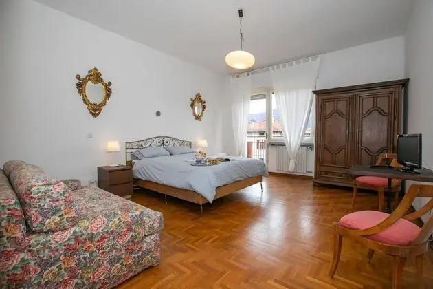 Apart Daire, 2 Yatak Odası, Balkon, Göl Manzaralı