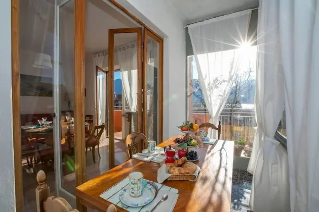 Apart Daire, 2 Yatak Odası, Balkon, Göl Manzaralı