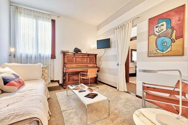 Süit, Bağlantılı Odalar (4)