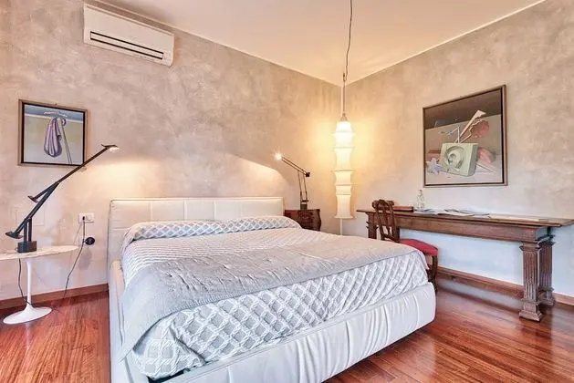 Tek Büyük Yataklı Oda (1)