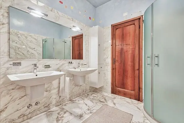 Tek Büyük Yataklı Oda (1)