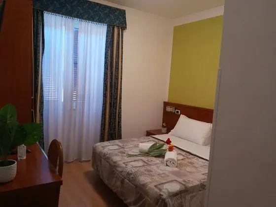 Tek Büyük Yataklı Oda, 1 Çift Kişilik Yatak