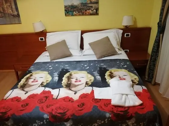 Üç Kişilik Oda