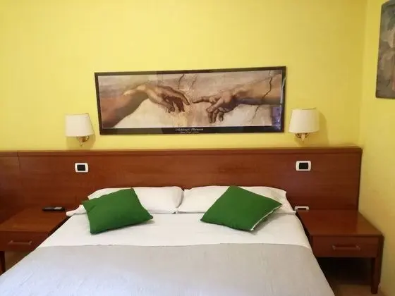 Üç Kişilik Oda
