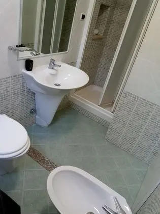 Üç Kişilik Oda