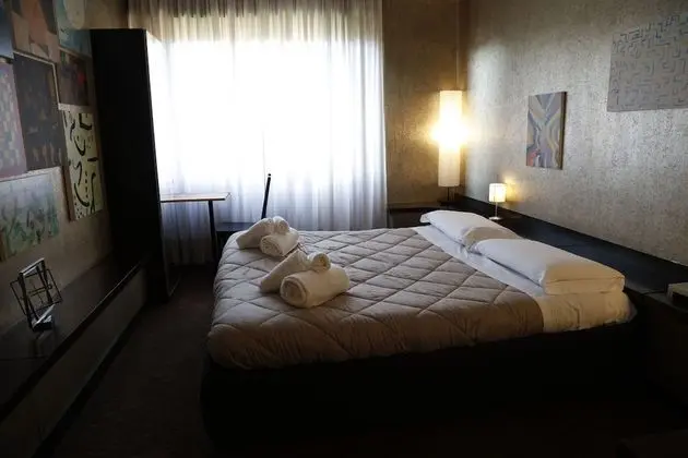 Design Tek Büyük Yataklı Oda, Özel Banyo (External)