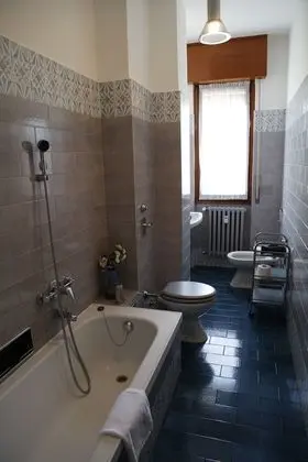 Design Tek Büyük Yataklı Oda, Özel Banyo (External)