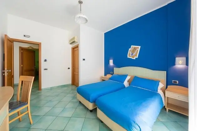 Tek Büyük Yataklı Oda, Balkon