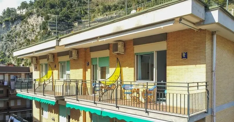 Üç Kişilik Oda, Balkon