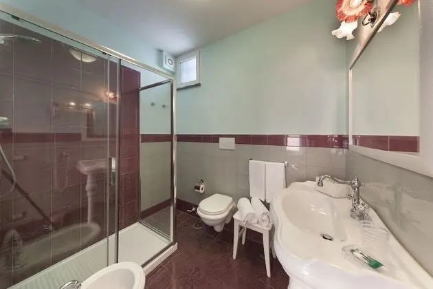Premium Quadruple room (1)
