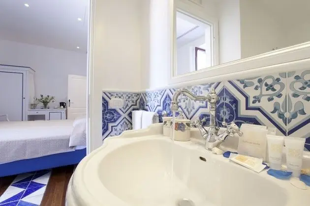 Standard double room (2)
