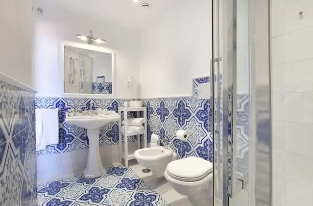 Standard double room (2)