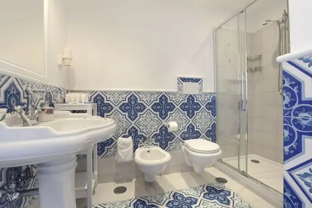 Standard double room (2)