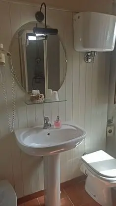 Üç Kişilik Oda