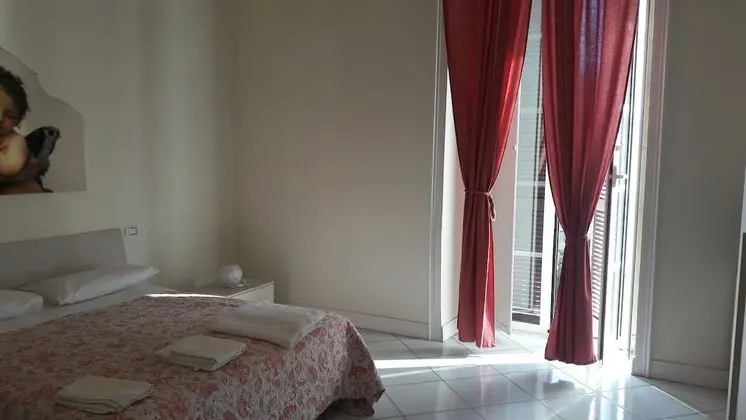 Tek Büyük Yataklı Oda, Ortak Banyo