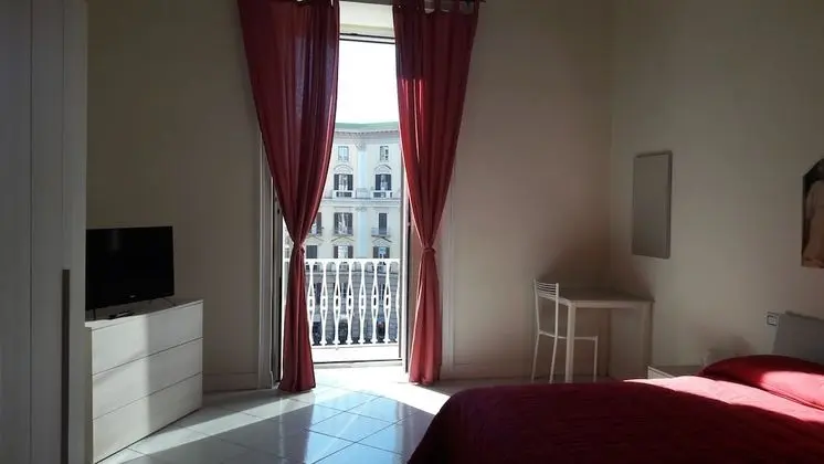 Tek Büyük Yataklı Oda, Ortak Banyo