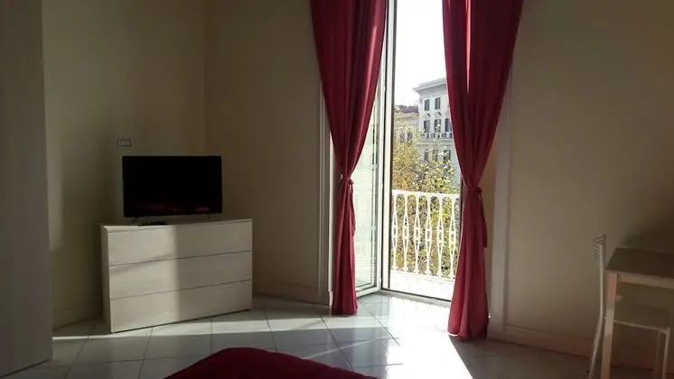 Tek Büyük Yataklı Oda, Ortak Banyo