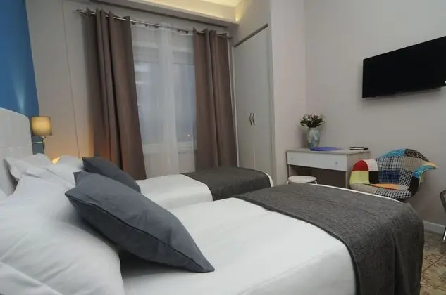 Comfort Tek Büyük veya İki Ayrı Yataklı Oda, Kısmi Deniz Manzaralı