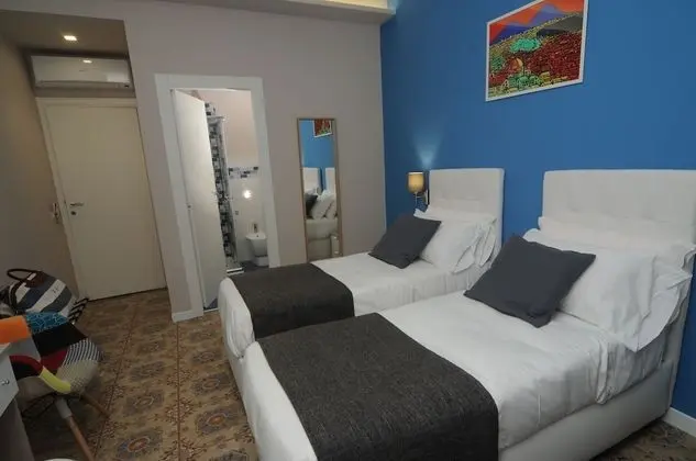 Comfort Tek Büyük veya İki Ayrı Yataklı Oda, Kısmi Deniz Manzaralı