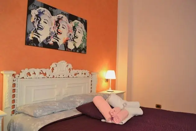 Tek Büyük Yataklı Oda, Ortak Banyo