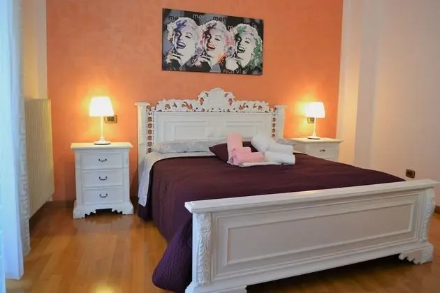 Tek Büyük Yataklı Oda, Ortak Banyo