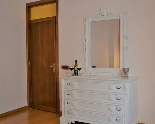 Tek Büyük Yataklı Oda, Ortak Banyo