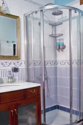 Tek Kişilik Oda, Ortak Banyo