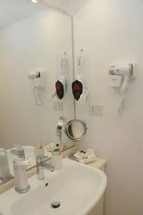 Tek Büyük veya İki Ayrı Yataklı Oda, Banyolu/Duşlu (Angeli)