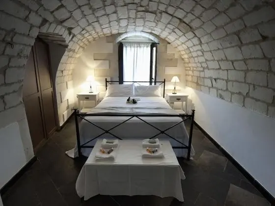 Üç Kişilik Oda
