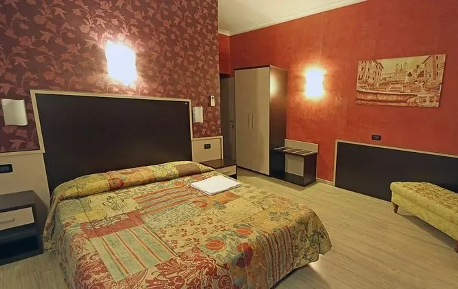 Üç Kişilik Oda